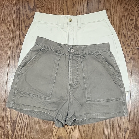 2 pc women's shorts size 5. Good condition. One cream, one khaki green. - Picture 1 of 7